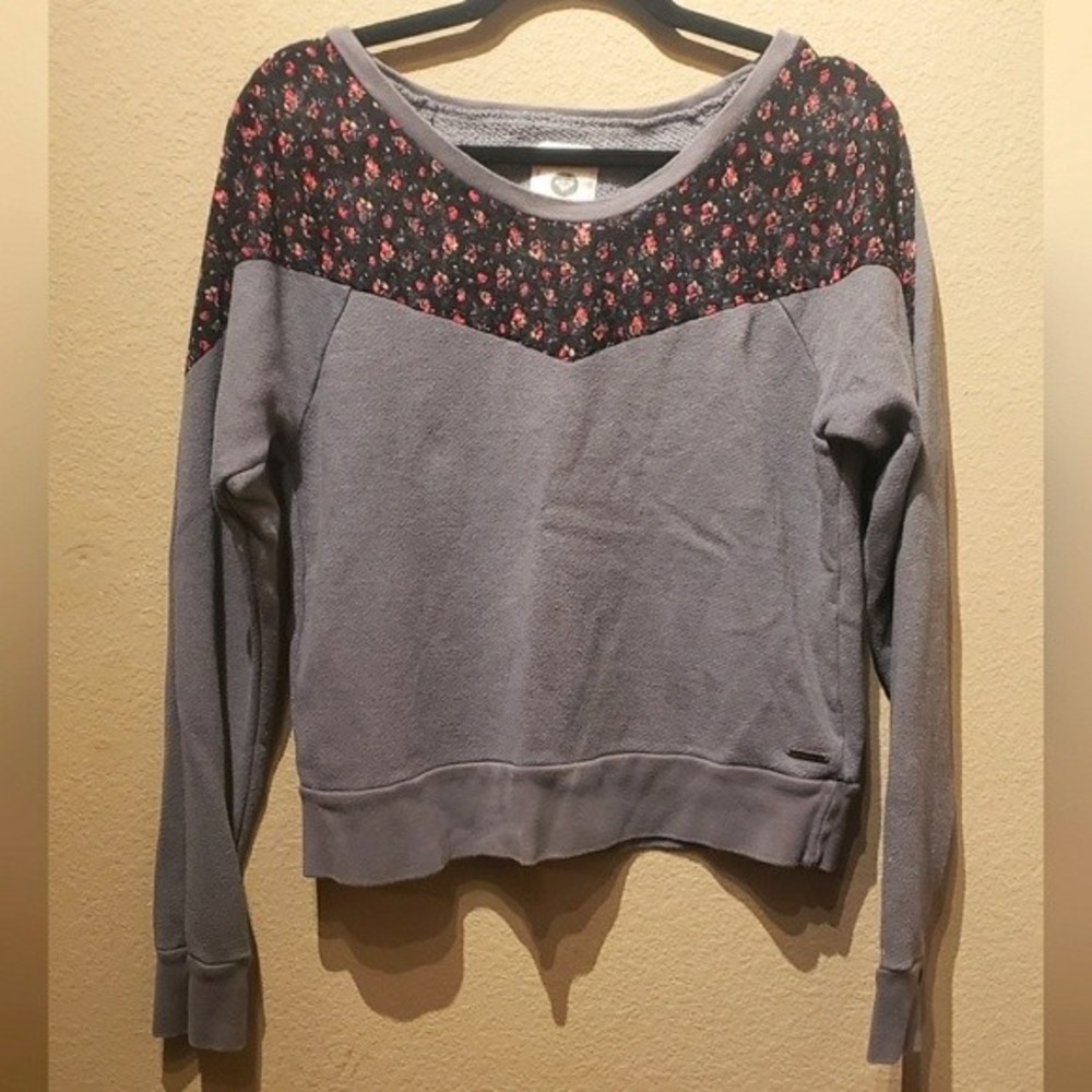 Roxy Lace Floral Grey Crewneck Size Small